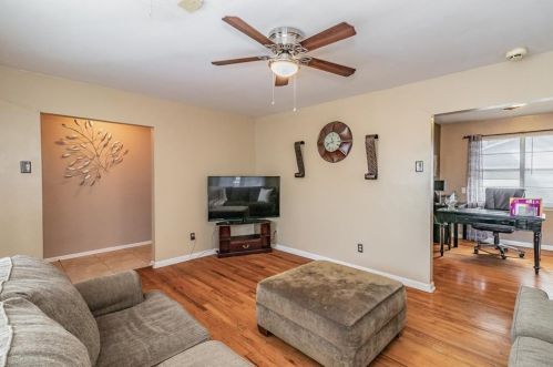1304 Tucker St, Fort Worth TX  76104-2140 exterior