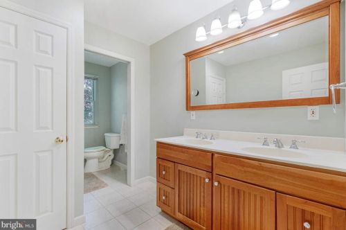 921 Warwick Rd, Tavistock NJ 08033-3928 exterior