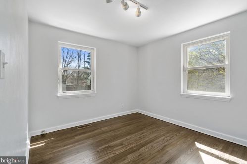 13 Dorann Ave, Princeton NJ  08540-3906 exterior