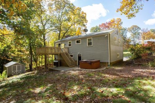34 Oak Dr, Hebron, CT 06248-1038