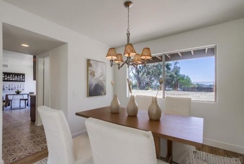 1376 Darwin Dr, Oceanside CA  92056-6618 exterior