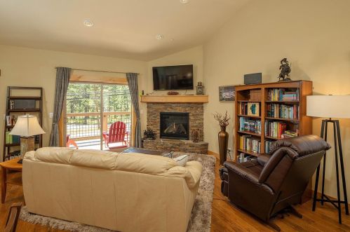 12901 Northwoods Blvd, Truckee CA  96161-6346 exterior