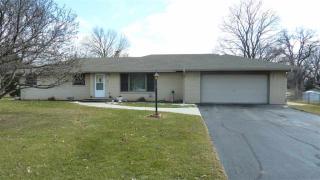 6129 Valley Knoll Dr, Rockford, IL 61109-1822