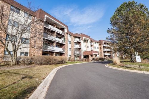 3300 Carriageway Dr, Arlington Hts IL  60004-1506 exterior