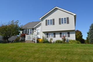 2252 Gatesmill Dr, Erie, PA 16510-6410