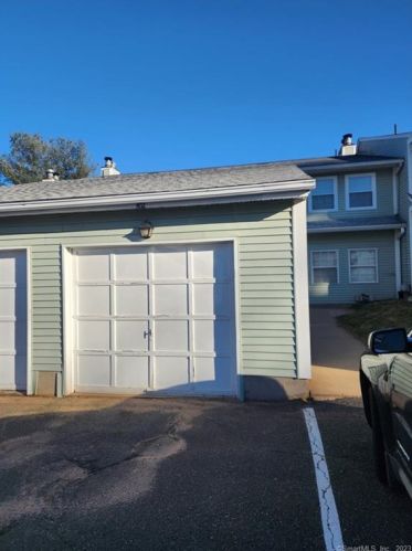 802 Misty Meadow Ln, Wapping CT  06074-3654 exterior