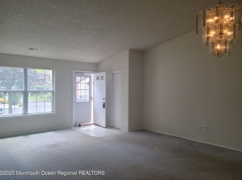 21 Linton Close, East Freehold, NJ 07728-3814