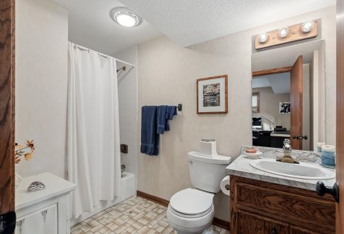 3393 Chandler Rd, Saint Paul MN  55126-3913 exterior