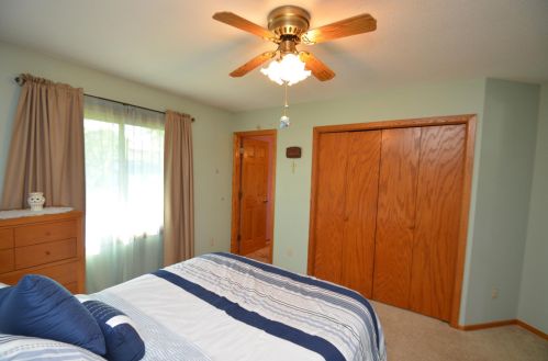 1663 Helena Rd, Saint Paul MN  55128-5524 exterior