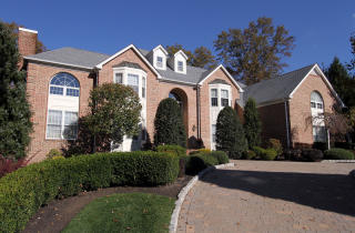 30 Bromley Ct, Montville Township, NJ 07045-9662