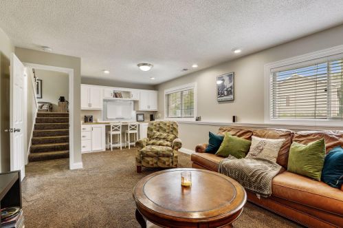 9063 Glacier Rd, Saint Paul MN  55125-3467 exterior