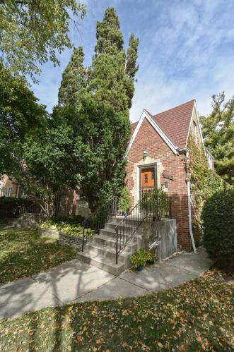 5225 Larned Ave, Chicago, IL 60630-1405