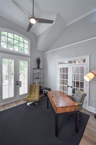 800 Lake Summit Dr, Atlanta GA  30342-1975 exterior