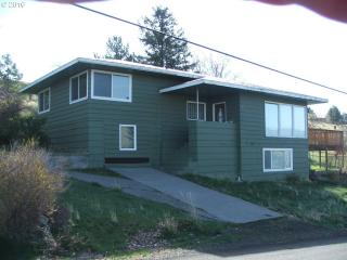 260 Gilmore St, Heppner, OR 97836-7302