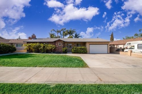485 C St, Colton, CA 92324-2168