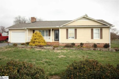 104 Nether Ln, Moore, SC 29369-9732