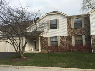 5121 Coventry Ln, Gurnee, IL 60031-1836