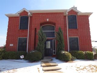 1949 Reddenson Ct, Carrollton TX  75010-3203 exterior