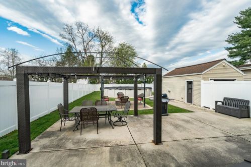 1716 Mcgalliard Ave, Trenton NJ  08610-3241 exterior