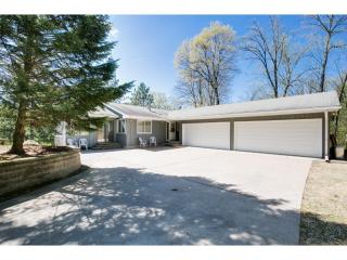 5996 Woodlane Dr, Saint Paul, MN 55129-9029