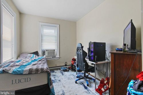 564 Broadway, Hanover PA 17331-2504 exterior