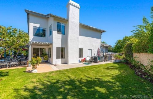 1597 Parkview Dr, Vista CA  92081-8750 exterior