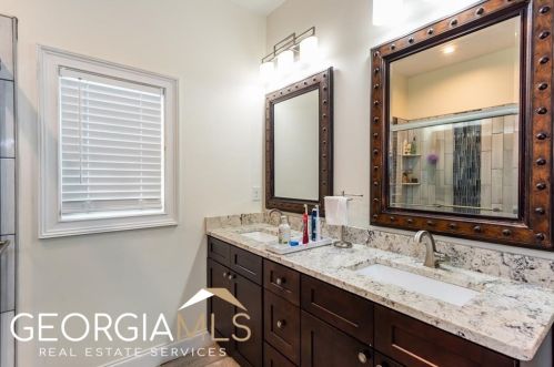 1723 Hardin Ave, Atlanta GA  30337-2059 exterior