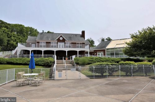 28 Ginger Ct, Princeton NJ  08540-9421 exterior