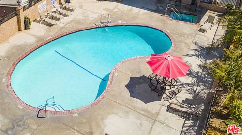 80 Huntington St, Huntington Beach CA  92648-5334 exterior