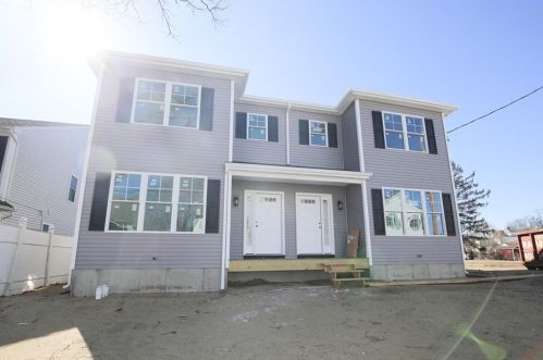 8 Lisi Ln, Providence, RI 02904-1285