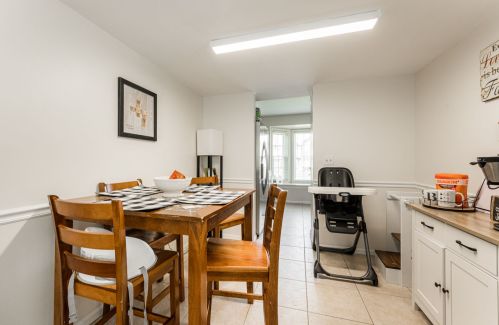 1308 Oriole Trl, Carol Stream IL  60188-6063 exterior