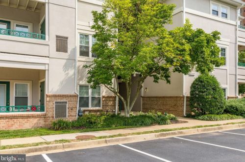 12009 Taliesin Pl, Herndon, VA 20190-3372