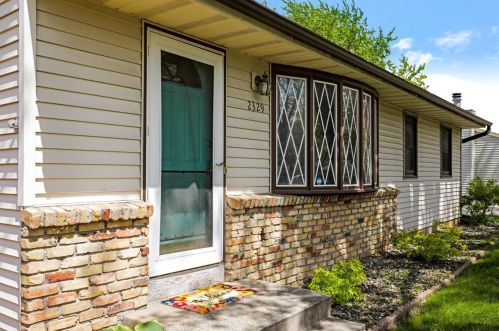 2329 Cedar Ave, Saint Paul MN  55110-4430 exterior