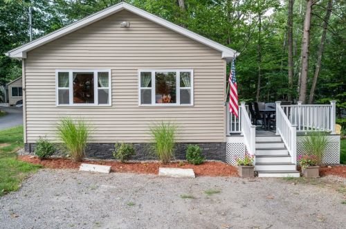 690 Weirs Rd, Laconia, NH