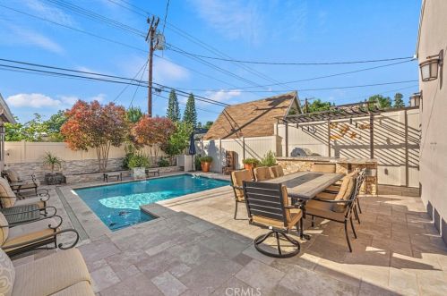 1215 Cordova Ave, Glendale CA  91207-1734 exterior