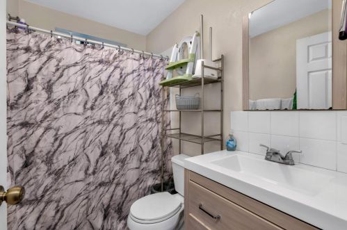 835 I St, Los Banos CA  93635-4310 exterior