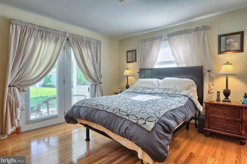 945 Cranes Gap Rd, Carlisle PA  17013-9677 exterior