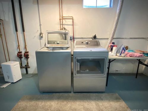 560 Wood Duck Dr, Torrington CT  06790-2587 exterior