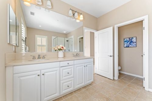 78 Rembrandt, Irvine CA  92620-7314 exterior