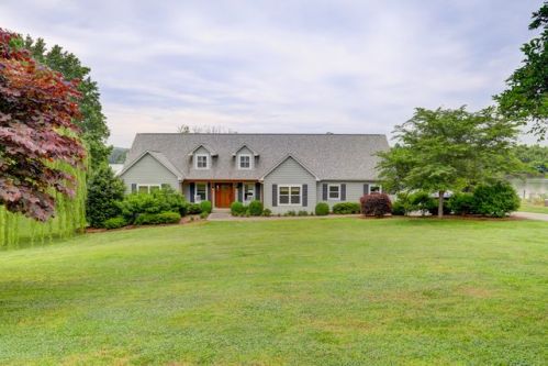 4625 Scenic Point Dr, Mcghee Tyson Ang Base, TN 37777-3213
