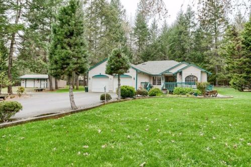 1090 Barker Dr, Merlin, OR 97532-8764