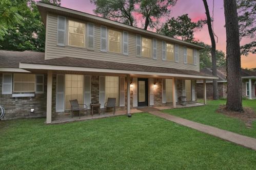 303 Glen Rock Ln, Conroe TX  77385-7718 exterior