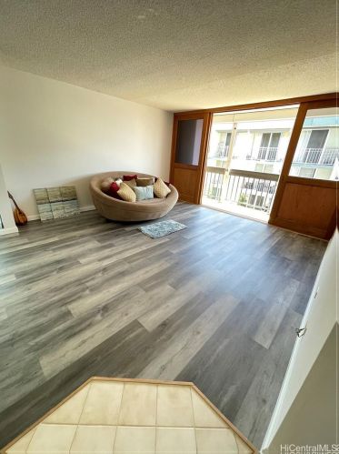 1560 Thurston Ave, Honolulu HI  96822-3701 exterior