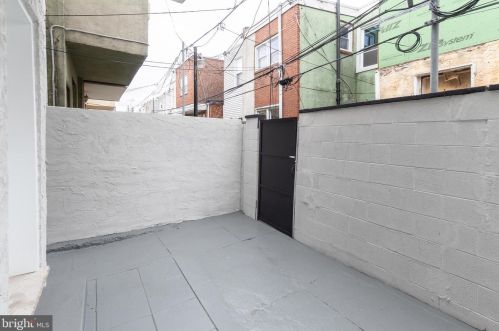 2524 Juniper St, Philadelphia PA  19148-4322 exterior