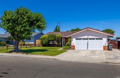 780 Rolling Green Dr, Rio Vista, CA 94571-1328