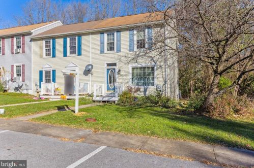 8 Rouzer Ct, Graceham, MD 21788-1676
