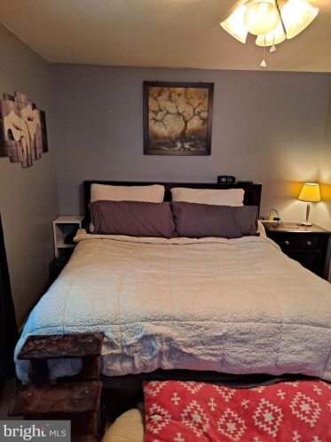 100 Chestnut Ave, Camden NJ  08107-2207 exterior