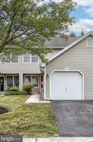 125 Partridge Cir, Carlisle PA  17013-8748 exterior