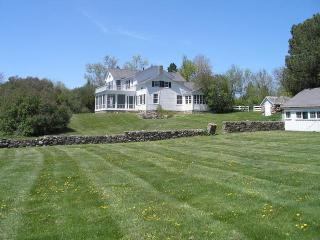 708 Rose Farm Rd, Bull Valley, IL 60098-9581