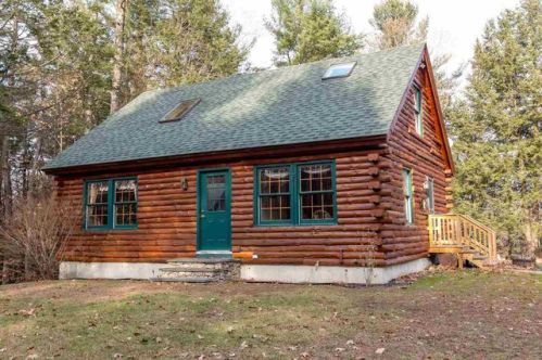 71 Pulpit Rock Rd, Chester, NH 03036-4235